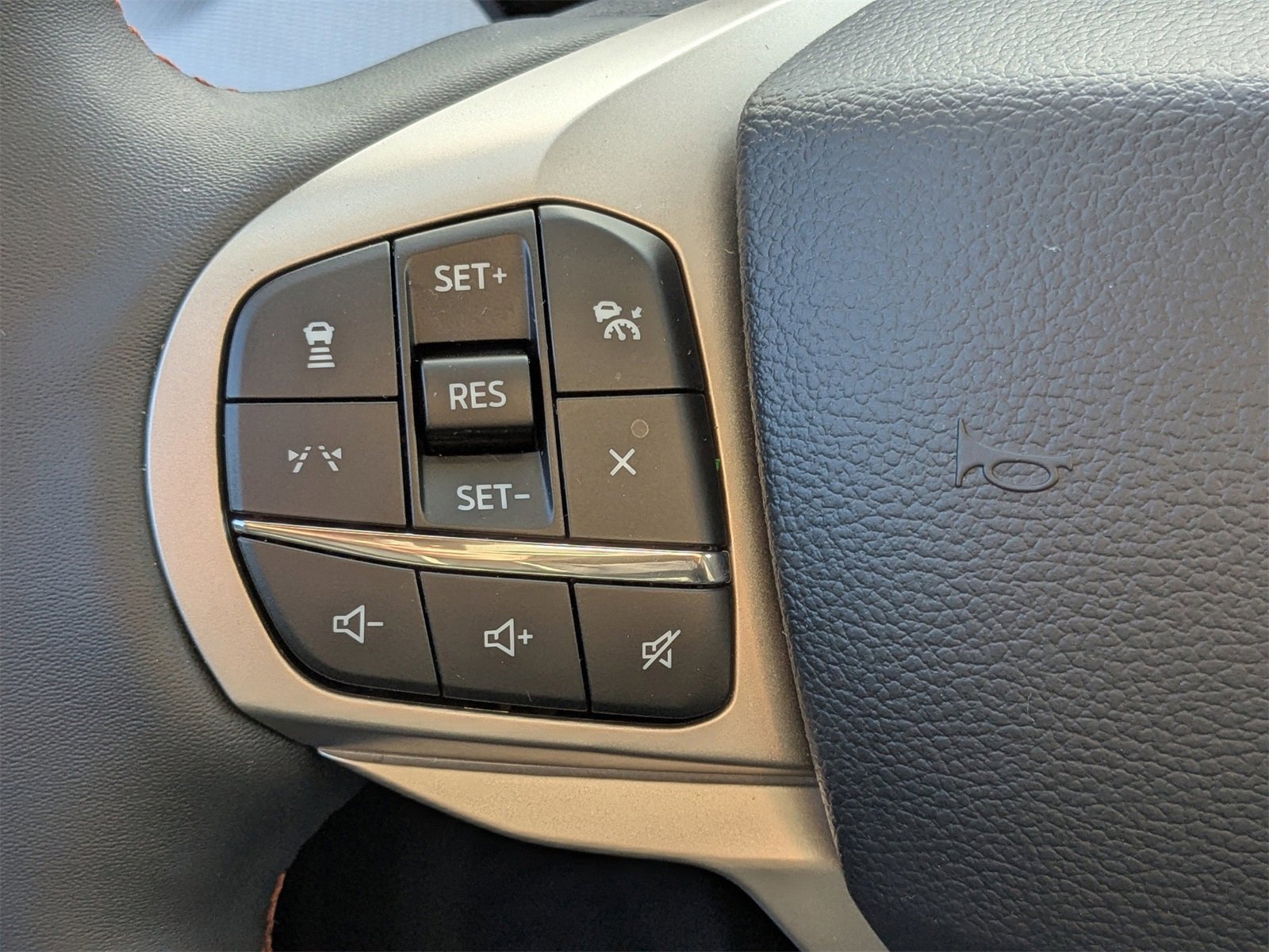 Certified 2025 Ford Explorer Active image 29