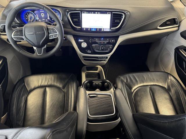 Used 2022 Chrysler Pacifica Touring-L AWD/4WD image 19