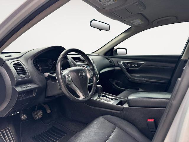 Used 2017 Nissan Altima 2.5 SR FWD image 9