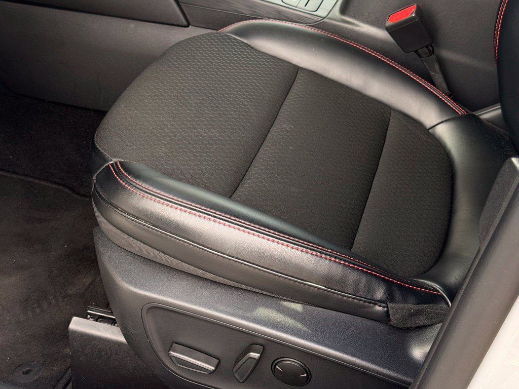 Certified 2025 Ford Escape ST-Line FWD image 21
