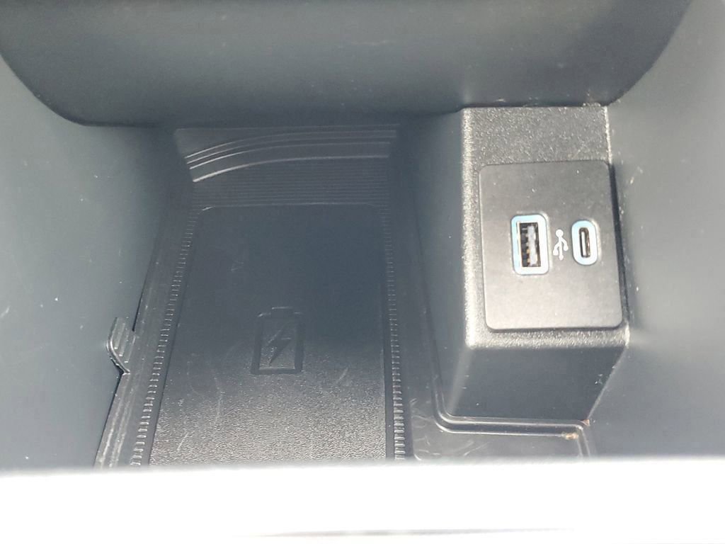 Certified 2022 Ford Edge ST-Line w/ Class II Trailer Tow Package image 30