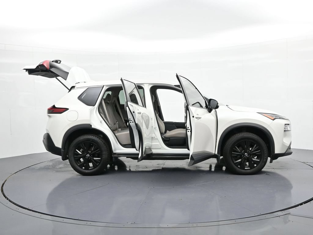 Used 2023 Nissan Rogue SV AWD/4WD image 30