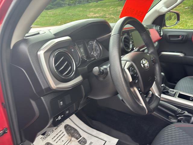 Used 2021 Toyota Tacoma SR5 AWD/4WD image 13