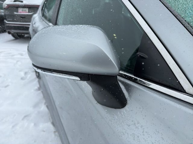 Used 2023 Toyota Camry SE image 6