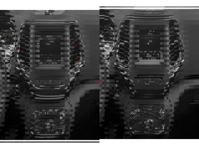 Used 2021 Jeep Cherokee Latitude Lux w/ Mopar Interior Package image 13