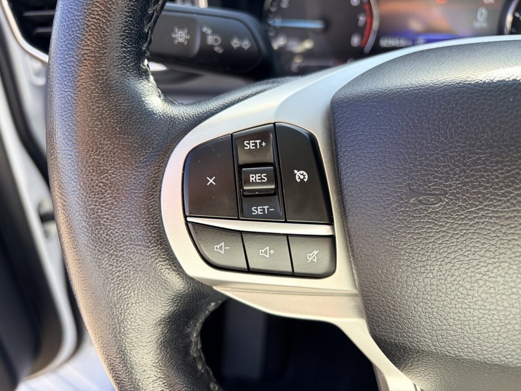 Certified 2021 Ford Explorer XLT w/ Equipment Group 202A image 10