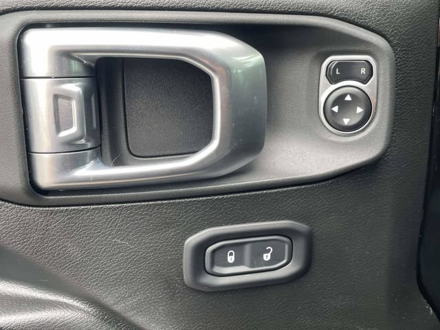 Used 2024 Jeep Gladiator Sport AWD/4WD image 9