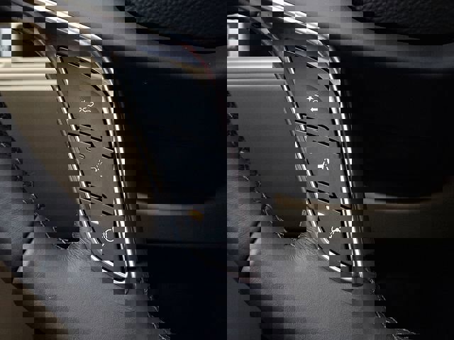 Used 2017 Cadillac XT5 Luxury w/ Driver Awareness Package image 25