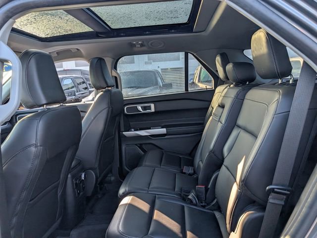 Certified 2022 Ford Explorer XLT w/ Equipment Group 202A image 10