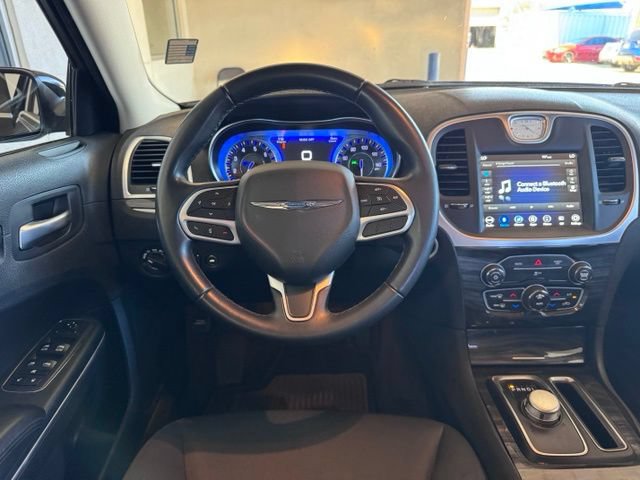Used 2018 Chrysler 300 Touring RWD image 13