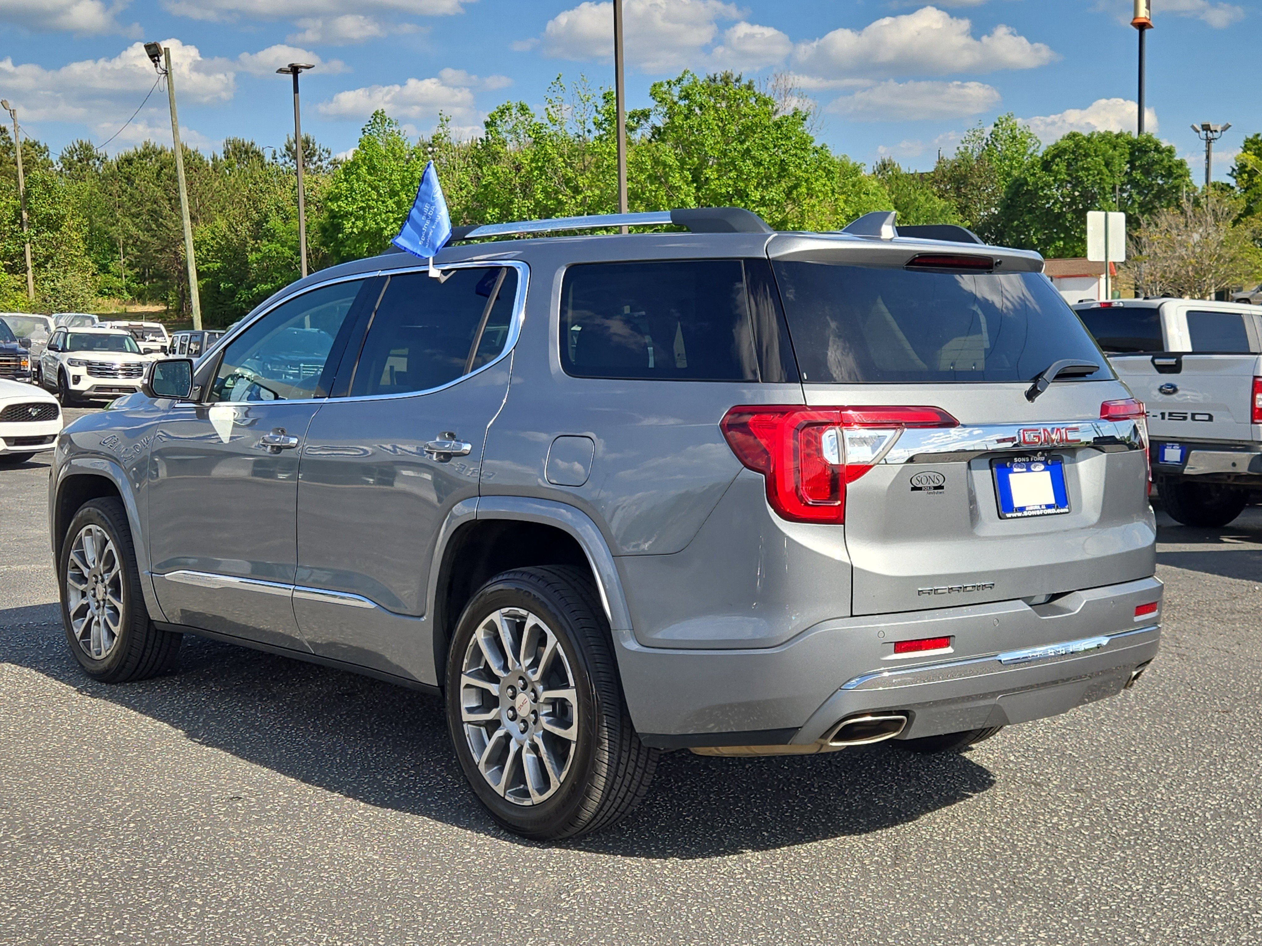Used 2023 GMC Acadia Denali w/ Denali Technology Package FWD image 6