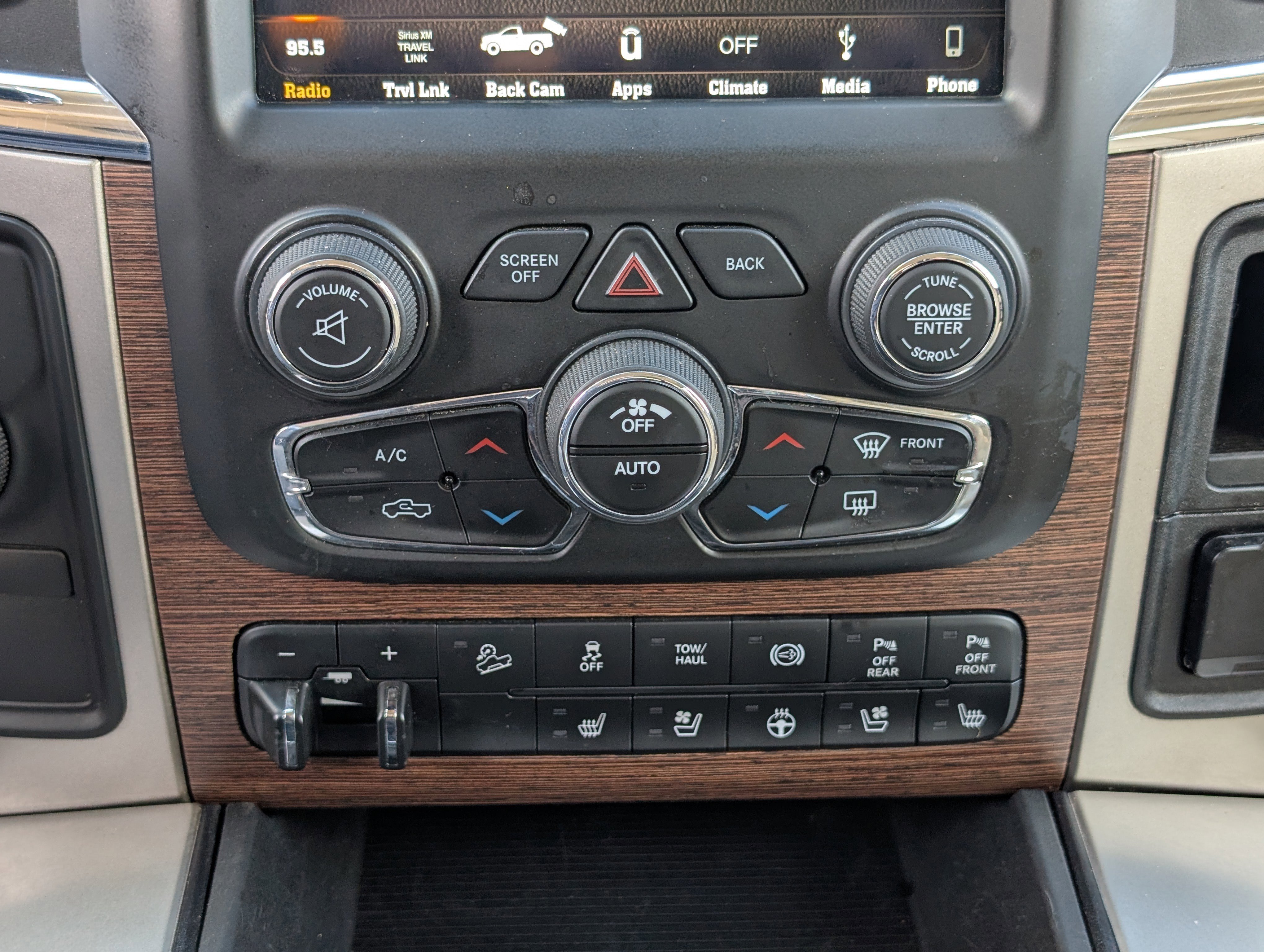 Used 2018 RAM 2500 Laramie w/ Off Road Package image 26