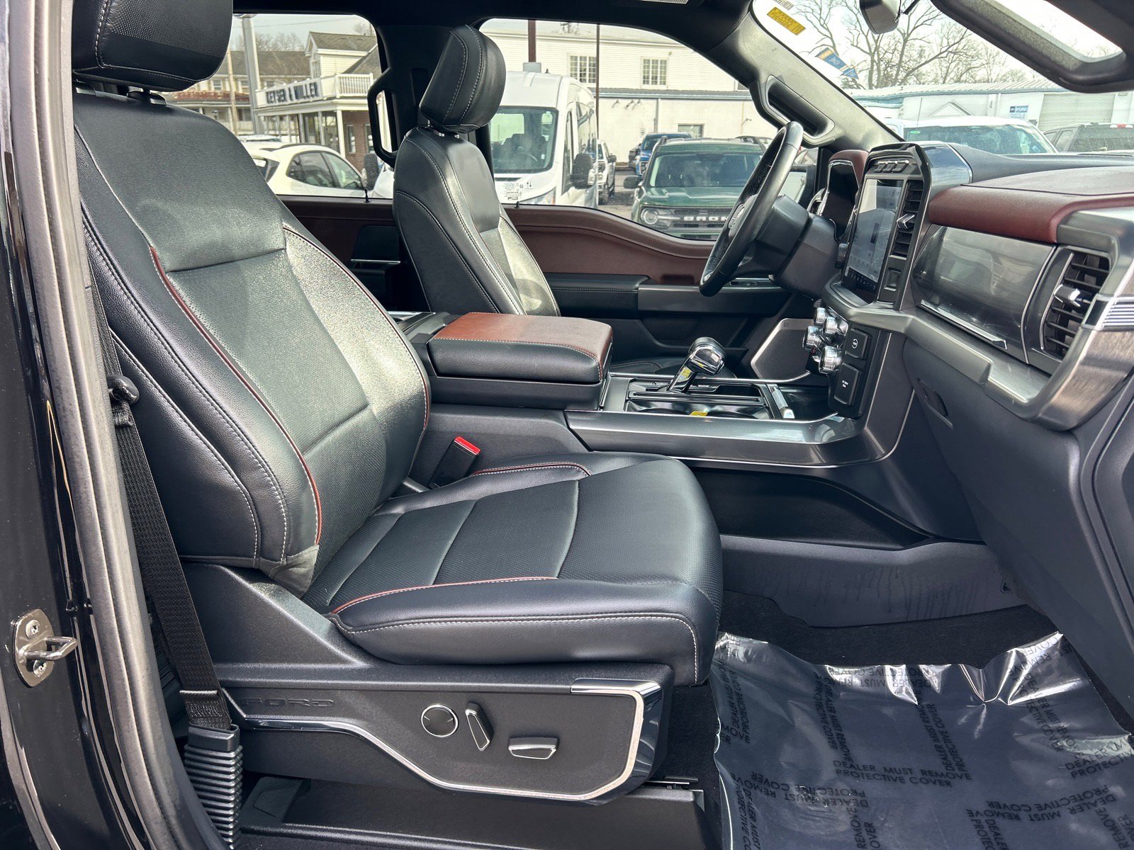 Certified 2023 Ford F150 Lariat w/ Equipment Group 502A High image 18