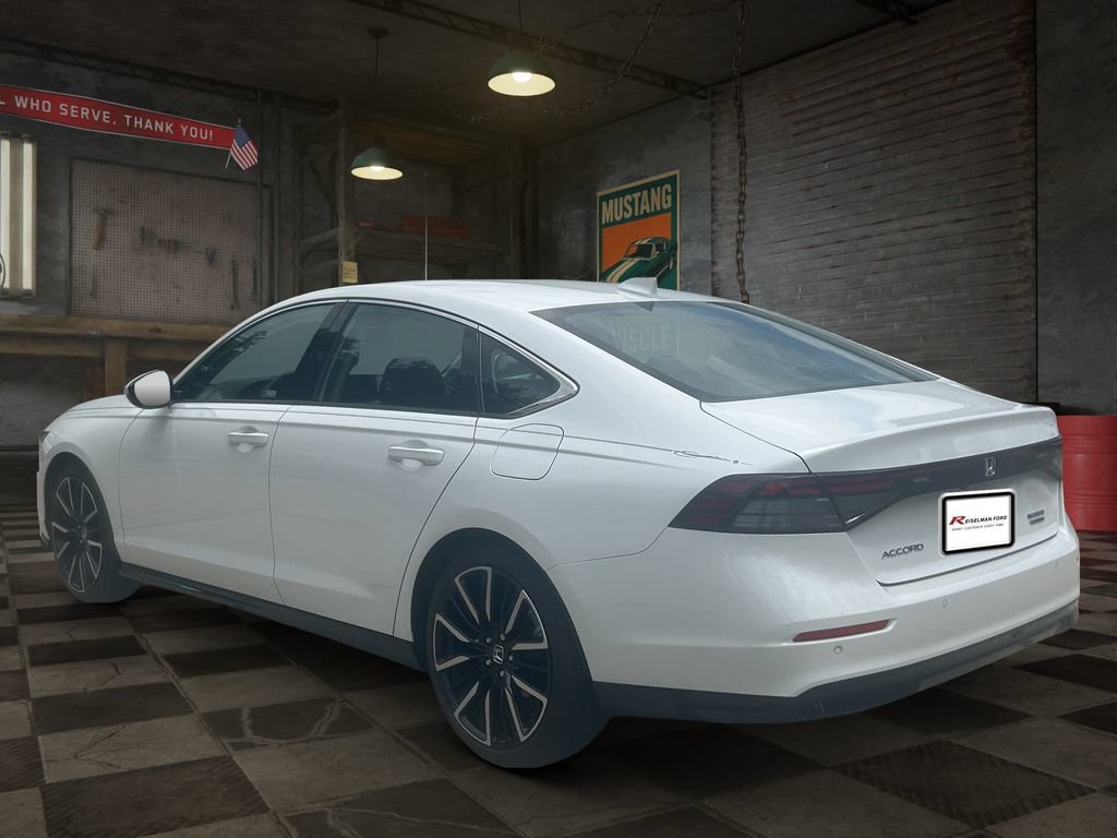 Used 2025 Honda Accord Touring image 4