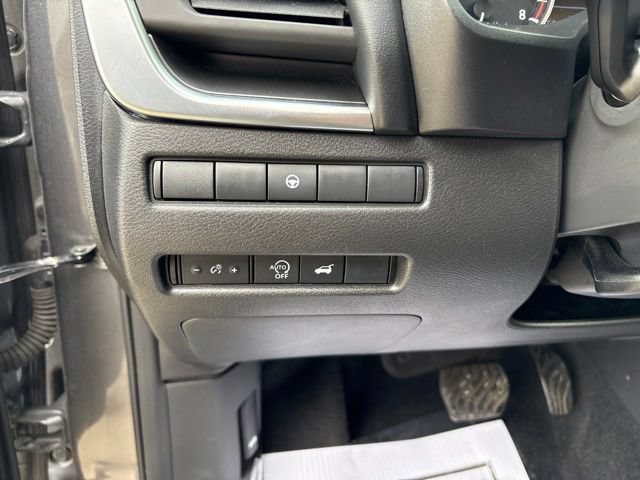 Used 2025 Nissan Rogue SV AWD/4WD image 17