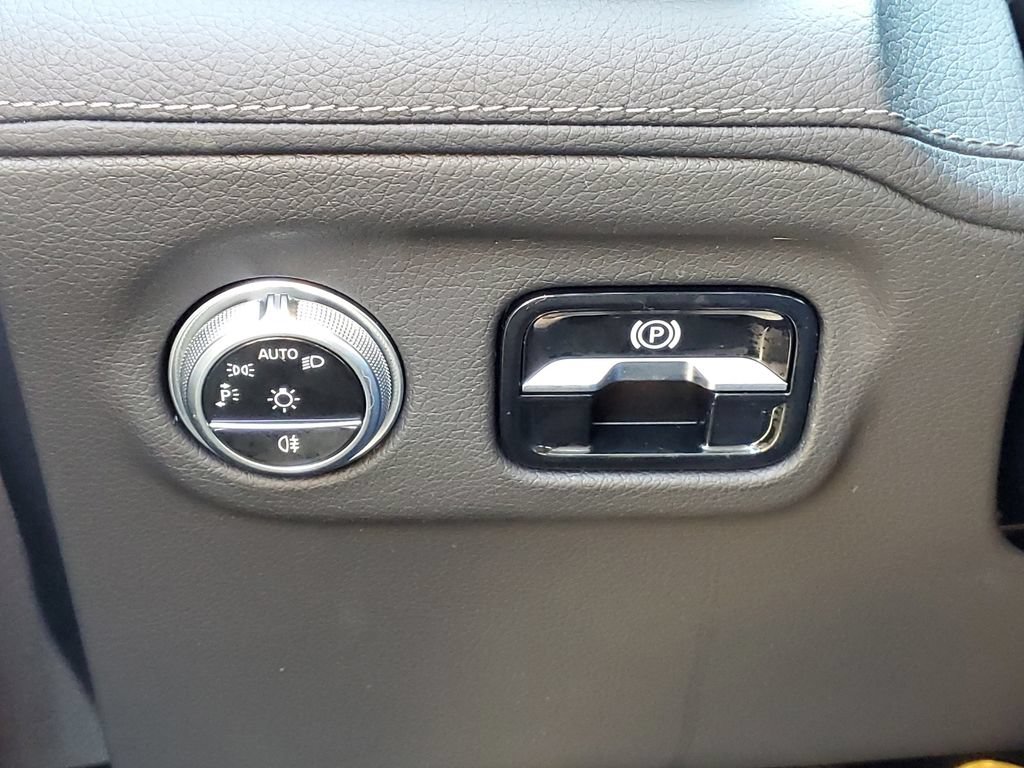 Used 2023 Mercedes-Benz EQS 450+ 4MATIC Sedan image 23