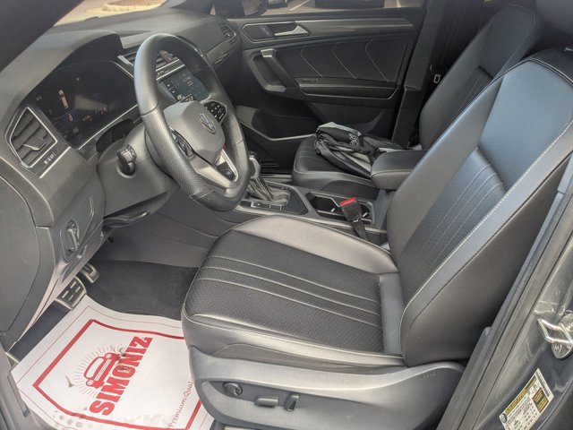 Used 2024 Volkswagen Tiguan SE R-Line image 13