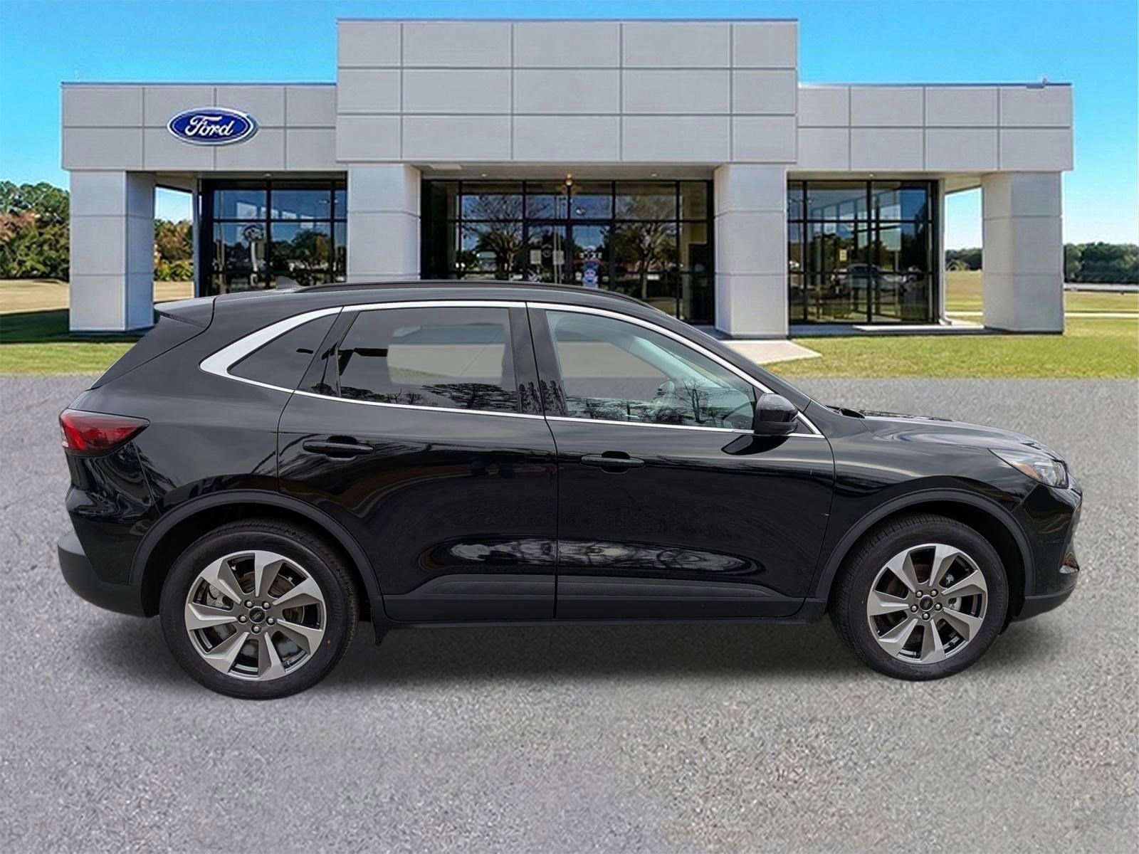 Certified 2025 Ford Escape Platinum image 6