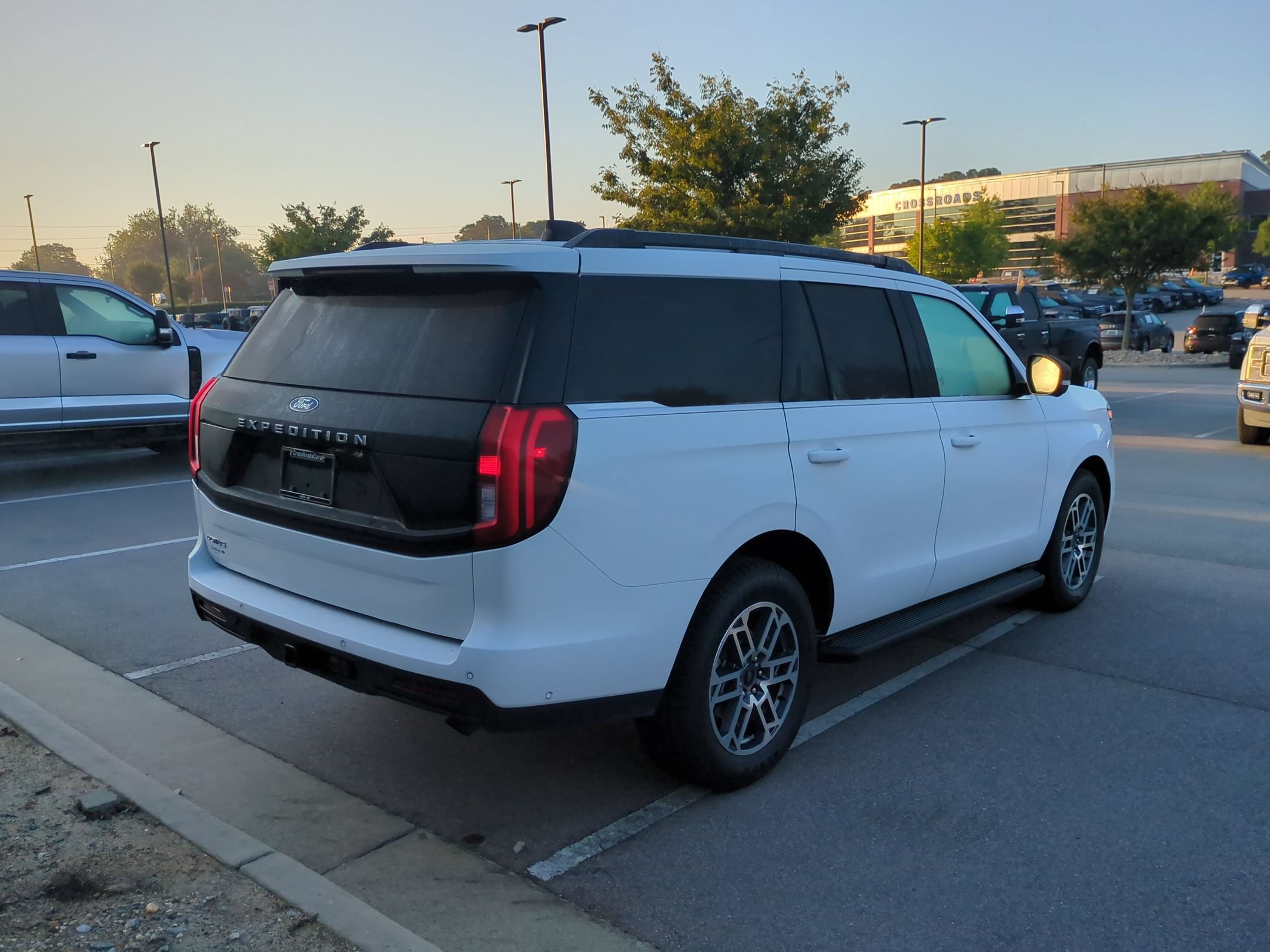 Certified 2025 Ford Expedition Active AWD/4WD image 4