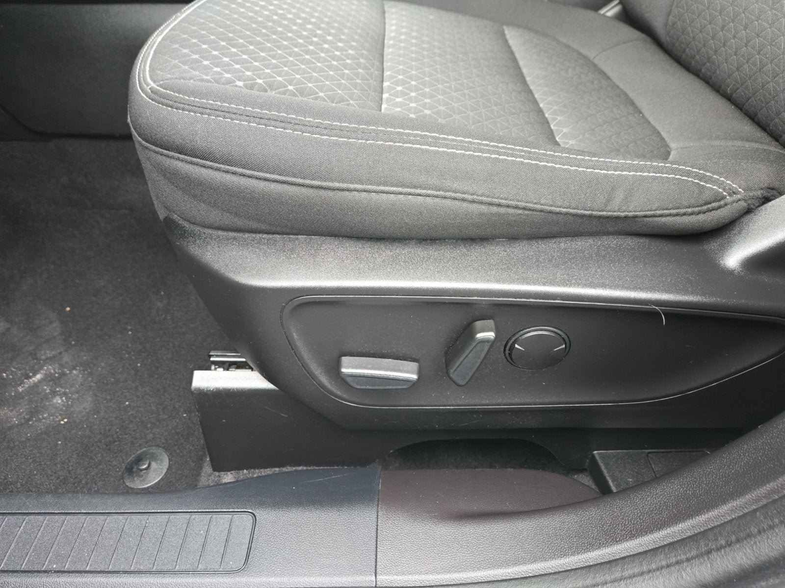 Certified 2023 Ford Escape Active AWD/4WD image 12