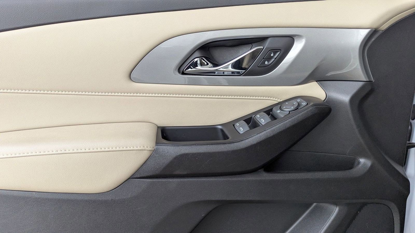 Used 2023 Chevrolet Traverse LS w/ Midnight/Sport Edition image 12