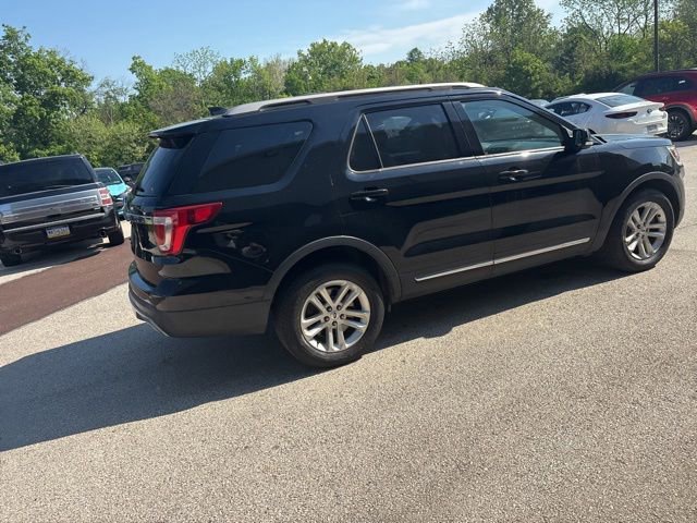 Certified 2017 Ford Explorer XLT w/ Equipment Group 202A FWD image 27