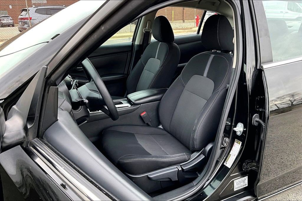 Used 2024 Nissan Sentra SV FWD image 23