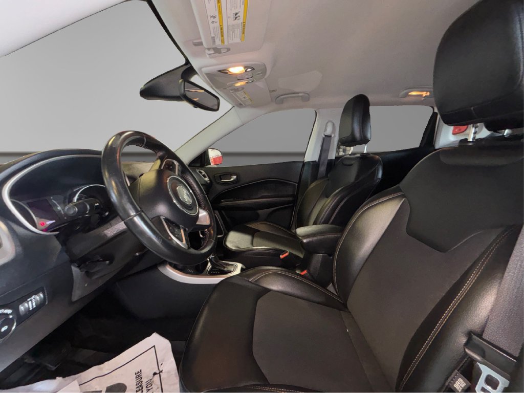 Used 2019 Jeep Compass Latitude AWD/4WD image 10