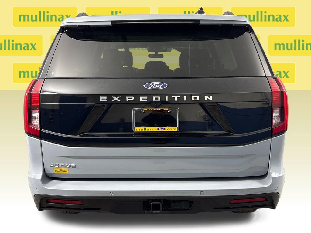 Certified 2025 Ford Expedition Active image 5