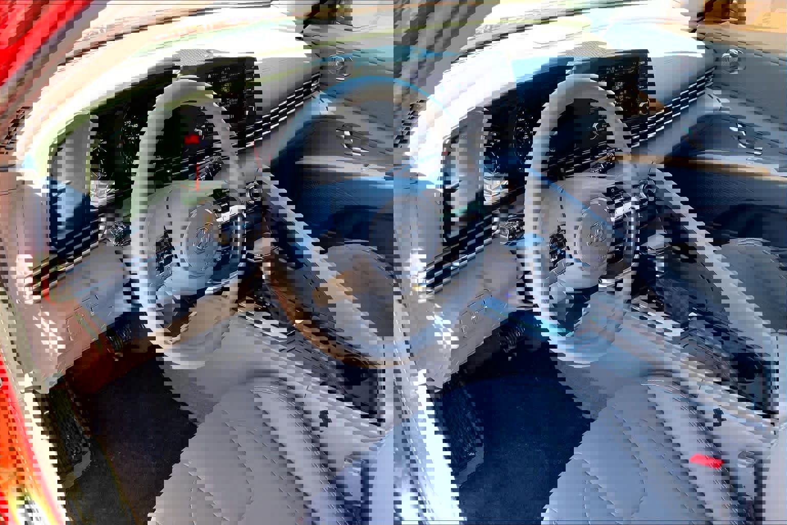 Used 2023 Hyundai Elantra SEL w/ Preferred Accessory Package image 18