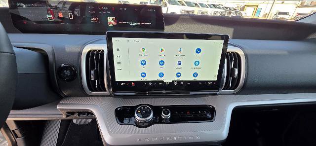 Certified 2025 Ford Expedition Active AWD/4WD image 15