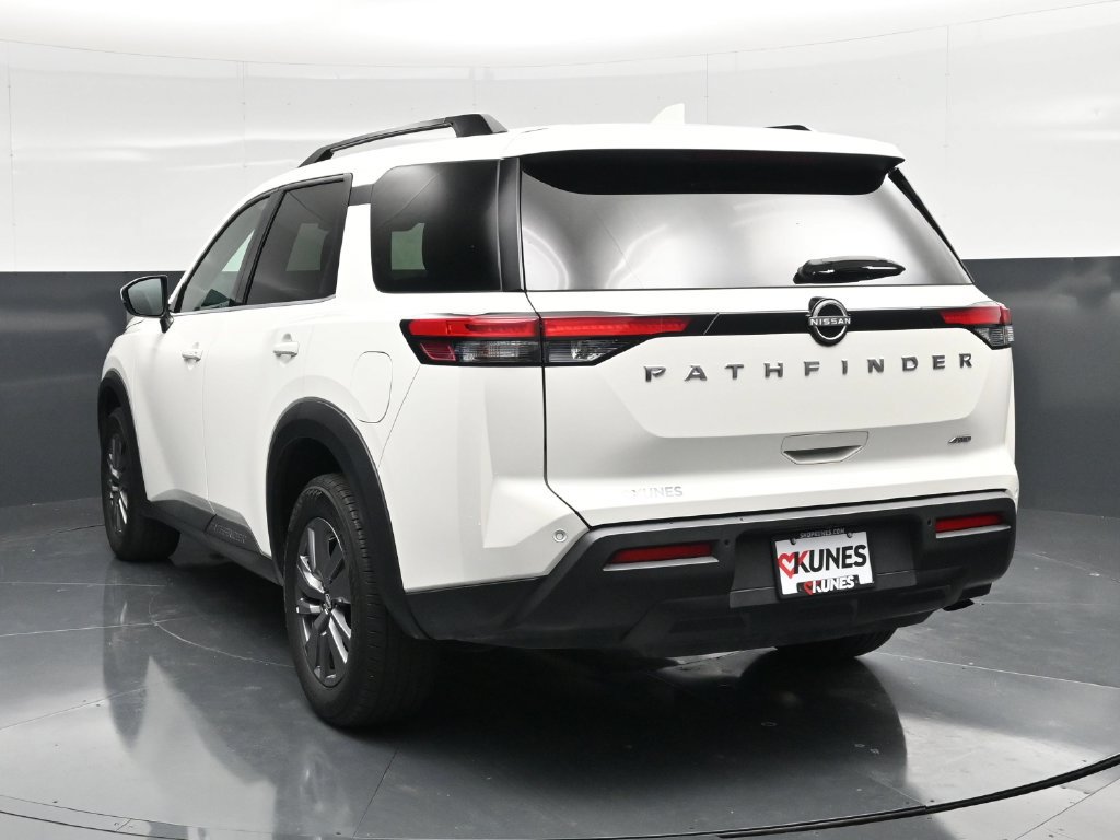 Used 2025 Nissan Pathfinder SV AWD/4WD image 8