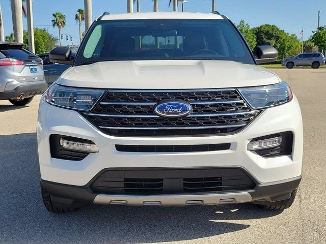 Certified 2022 Ford Explorer XLT w/ Equipment Group 202A RWD image 2