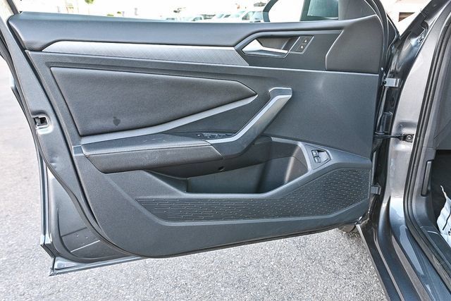 Used 2024 Volkswagen Jetta SE FWD image 23