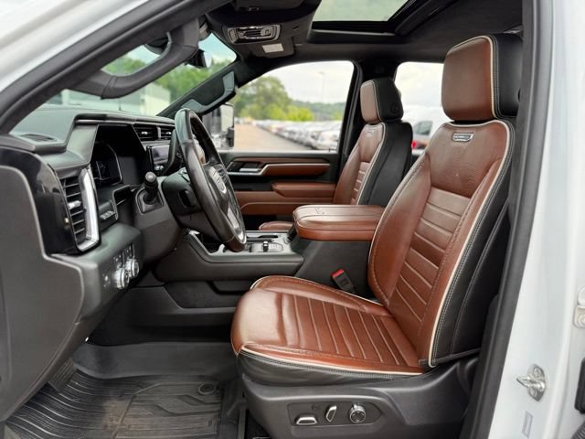 Used 2025 GMC Sierra 3500 Denali Ultimate w/ LPO, GMC Protection Package AWD/4WD image 13