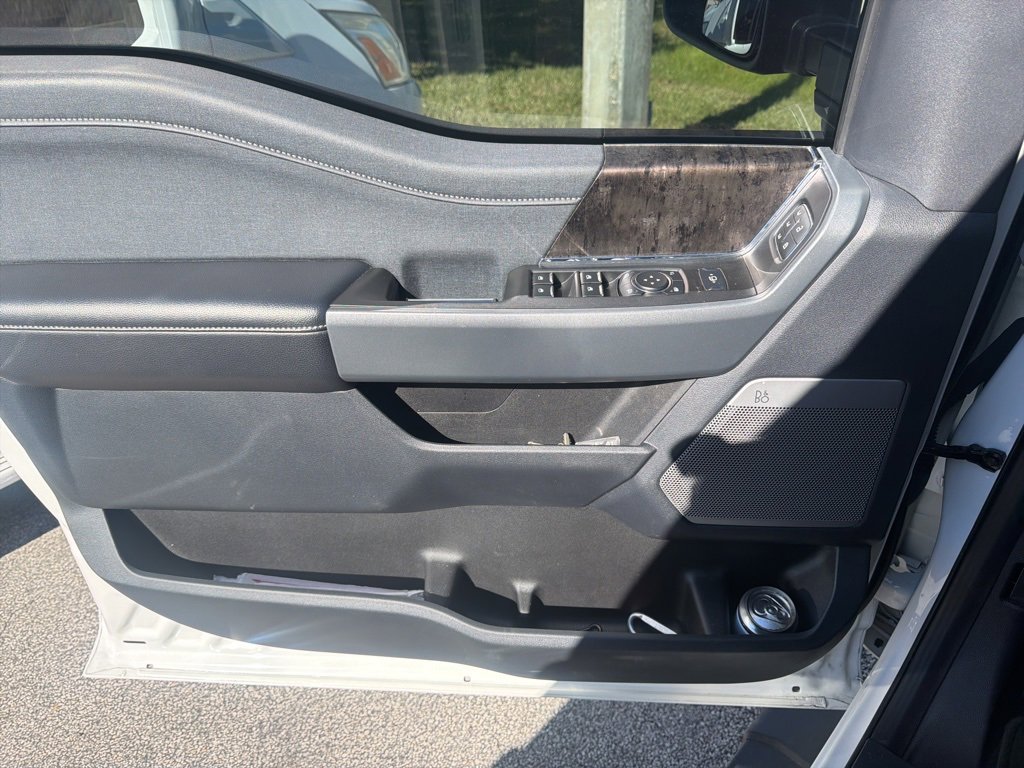 Certified 2024 Ford F250 Lariat w/ Black Appearance Package image 9