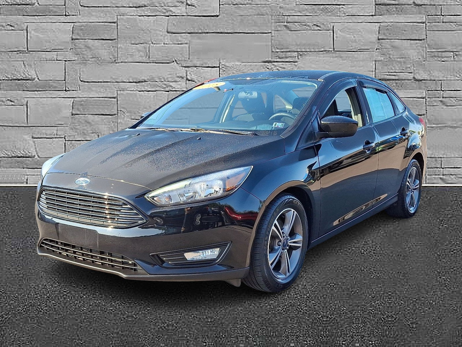 Certified 2018 Ford Focus SE w/ SE Appearance Package image 4