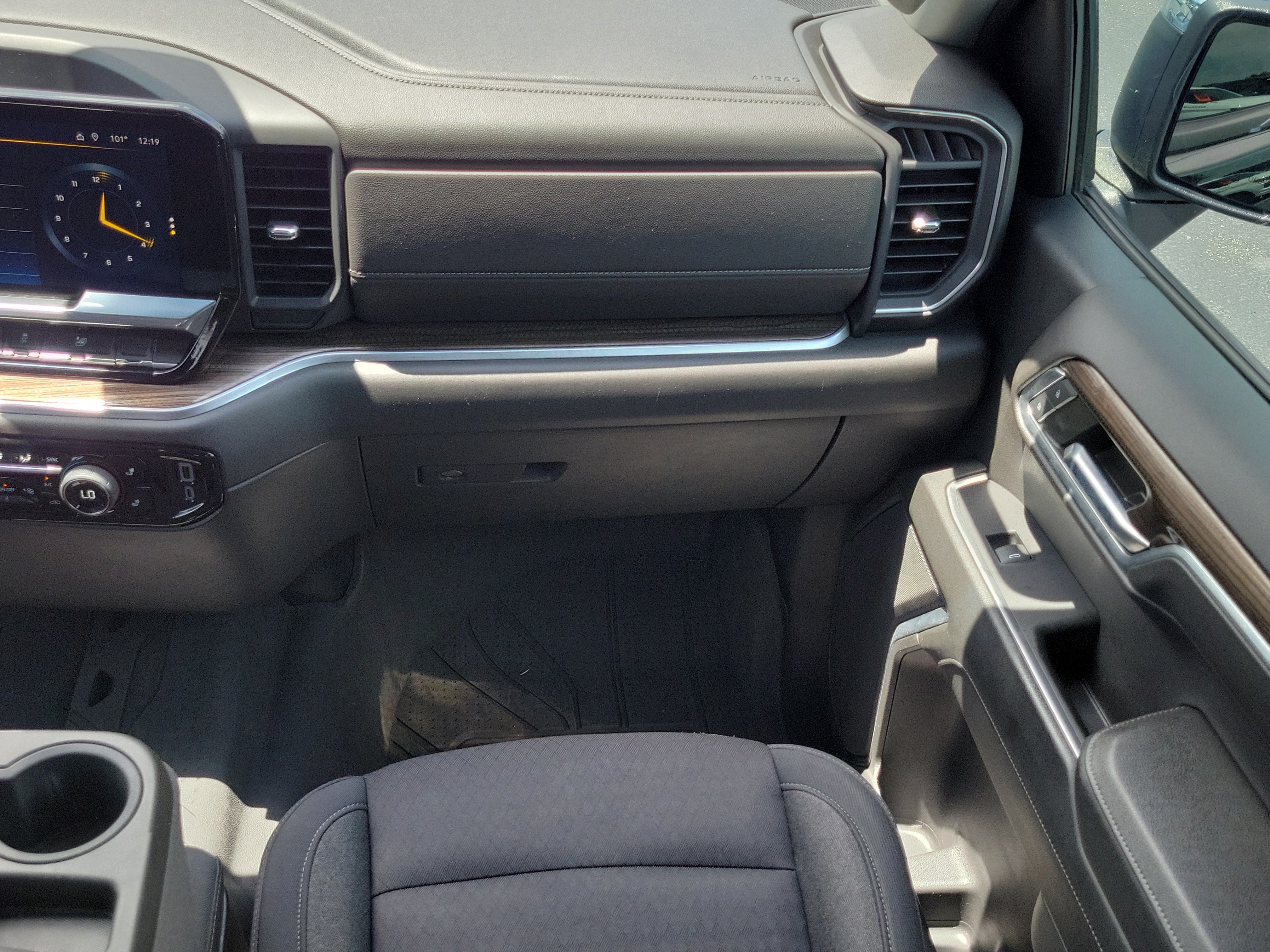 Used 2023 Chevrolet Silverado 1500 LT w/ Protection Package RWD image 14