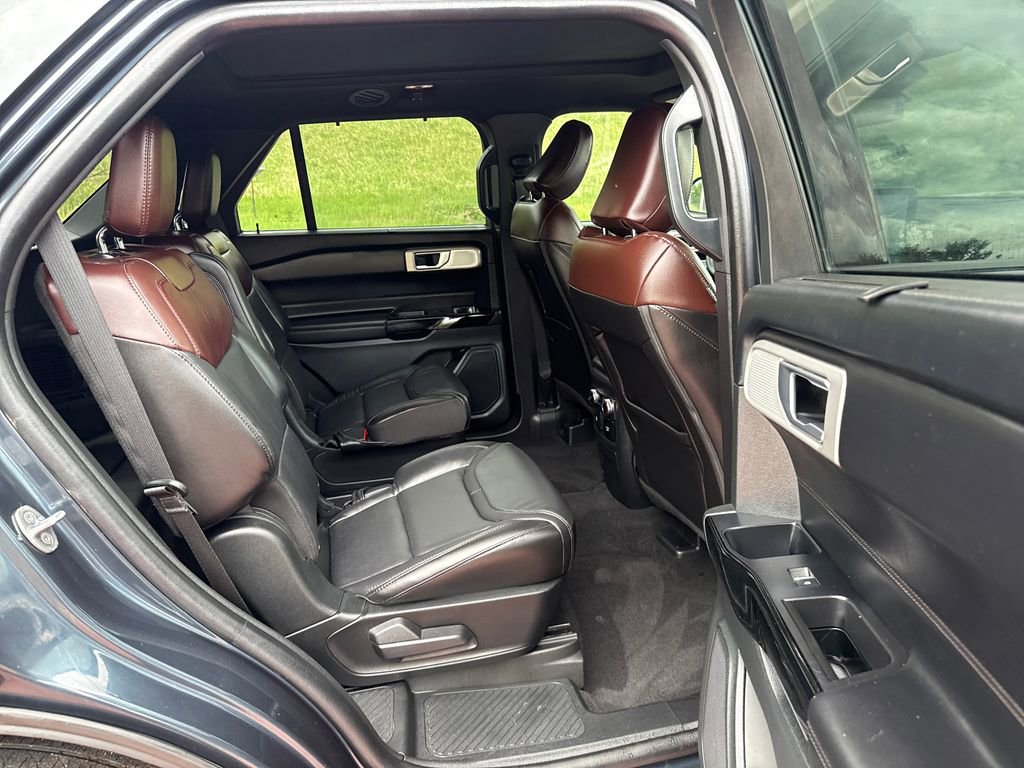 Certified 2023 Ford Explorer Platinum w/ Technology Package AWD/4WD image 25
