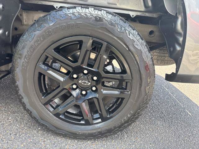 Used 2025 Chevrolet Silverado 1500 Custom w/ Turbomax Blackout Package RWD image 10
