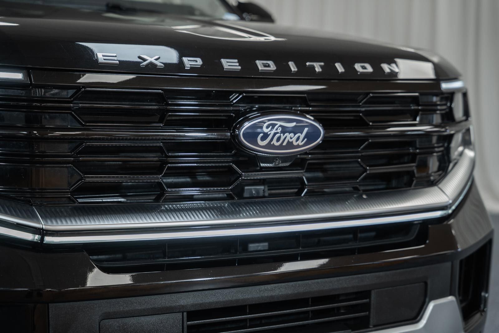 Certified 2025 Ford Expedition Max Platinum image 19