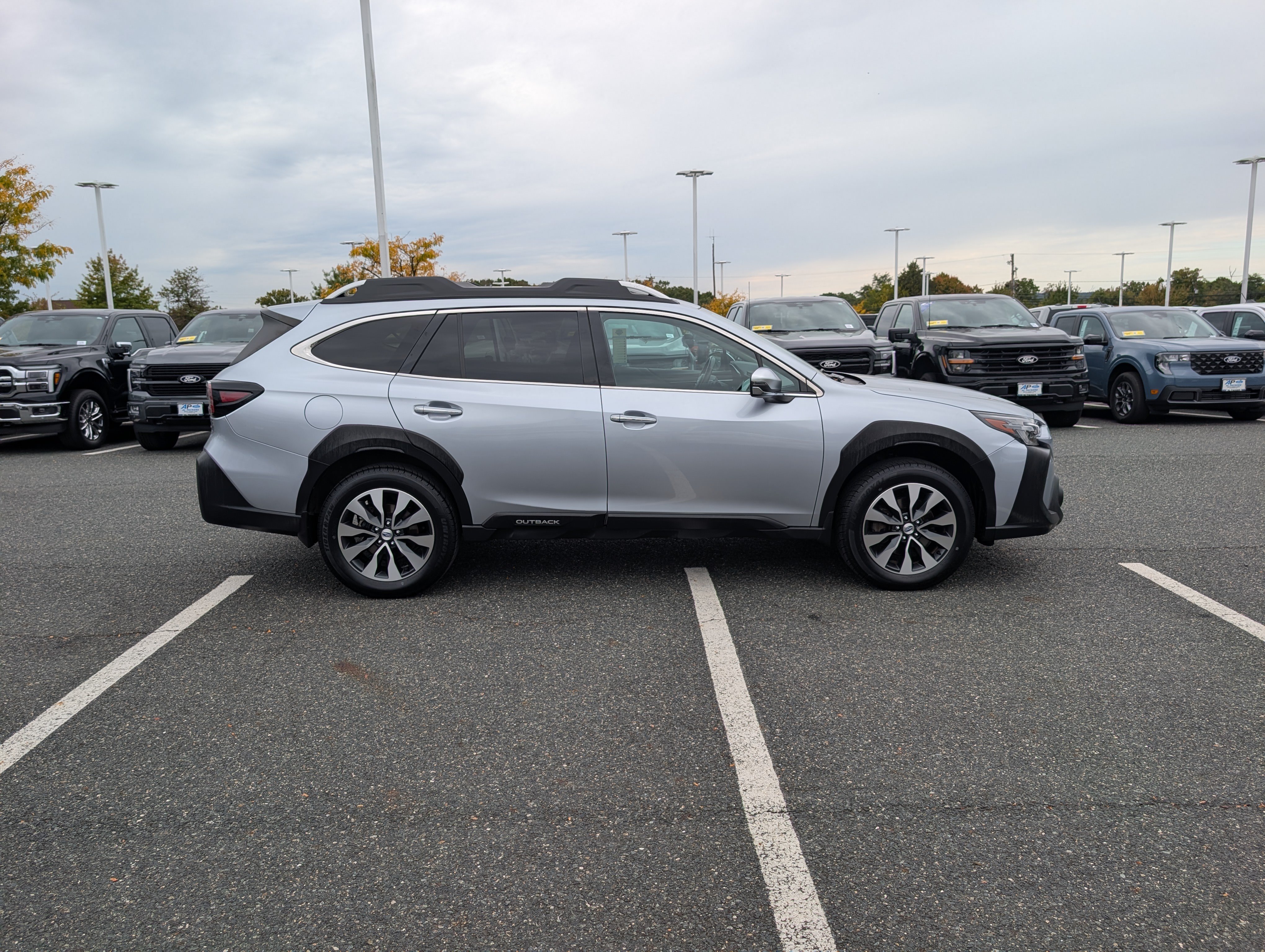 Used 2024 Subaru Outback Touring XT AWD/4WD image 2