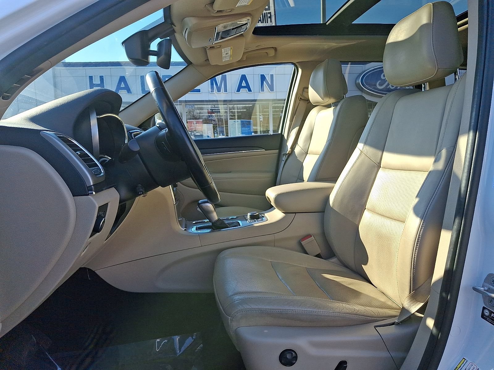 Used 2021 Jeep Grand Cherokee Limited w/ Luxury Group II AWD/4WD image 14