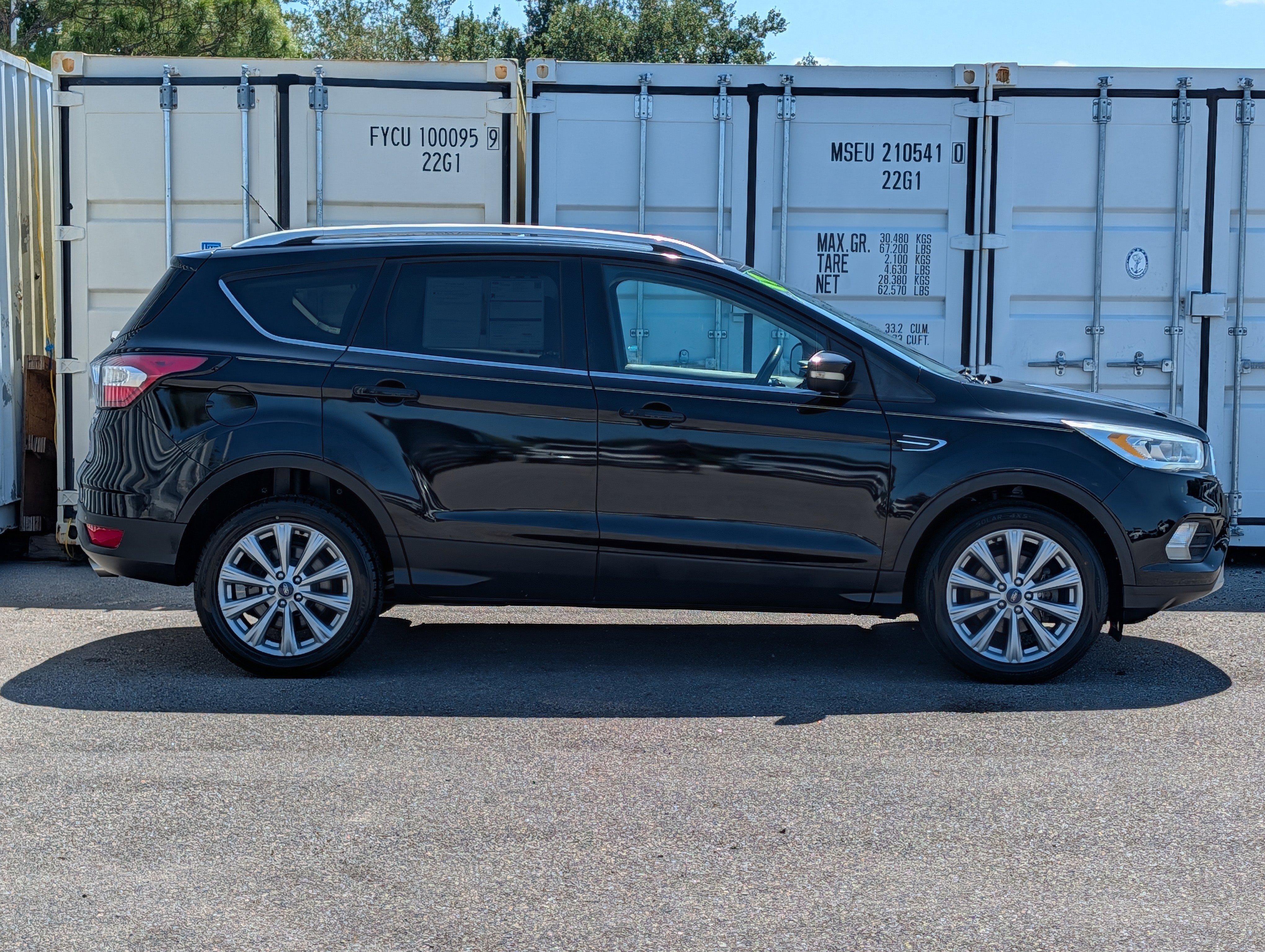 Certified 2017 Ford Escape Titanium FWD image 3