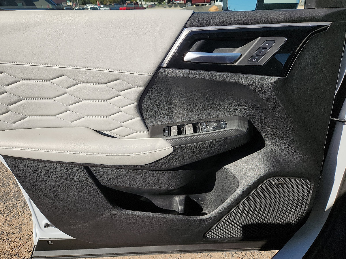 Used 2025 Mitsubishi Outlander SEL FWD image 18