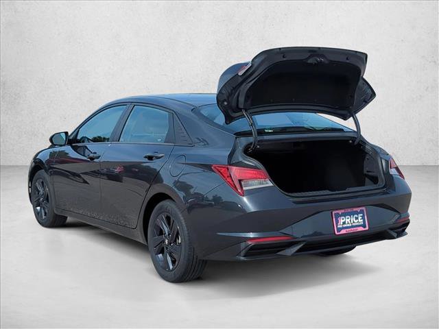 Used 2023 Hyundai Elantra SEL FWD image 7