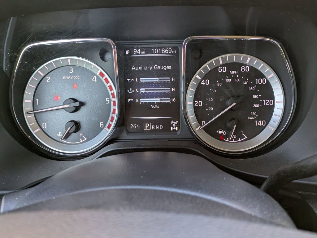 Used 2017 Nissan Titan SV image 14