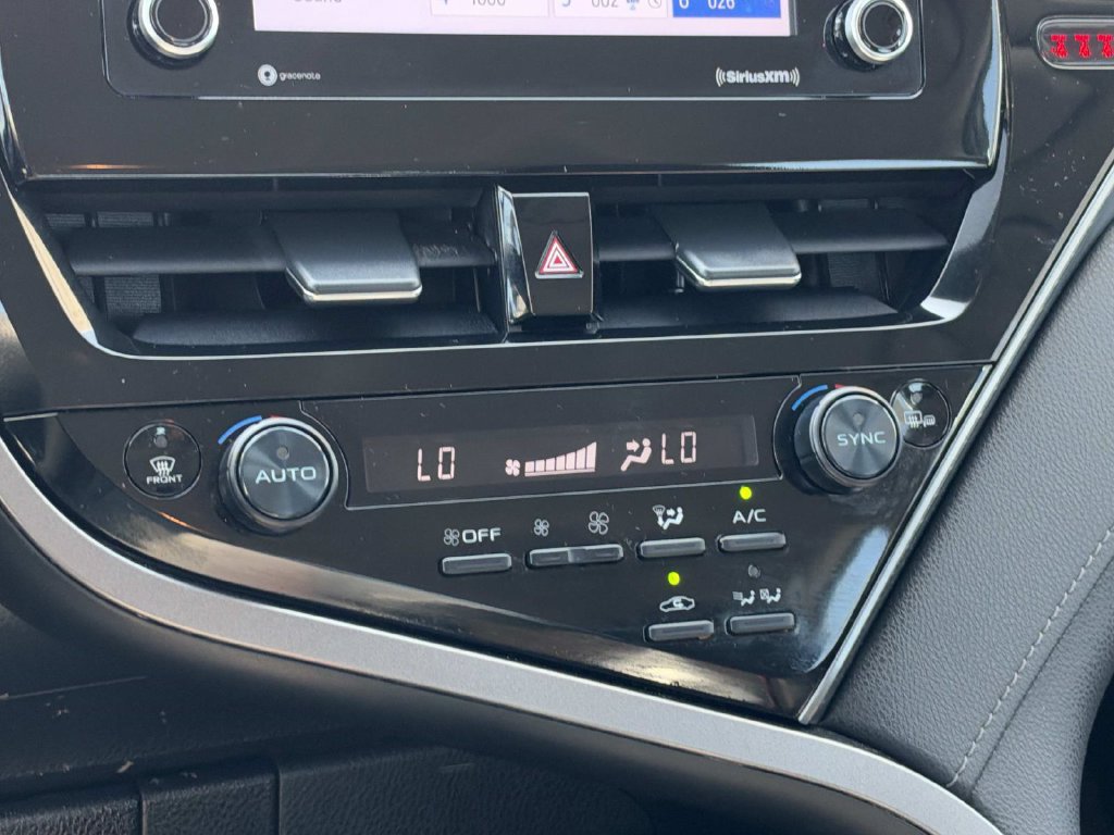 Used 2021 Toyota Camry LE FWD image 16