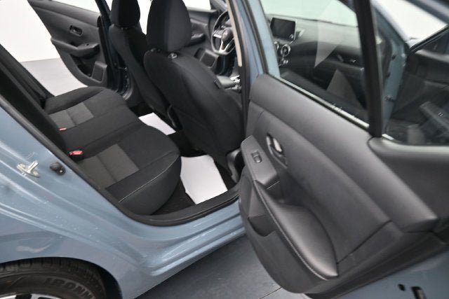 Used 2025 Nissan Sentra SV FWD image 18