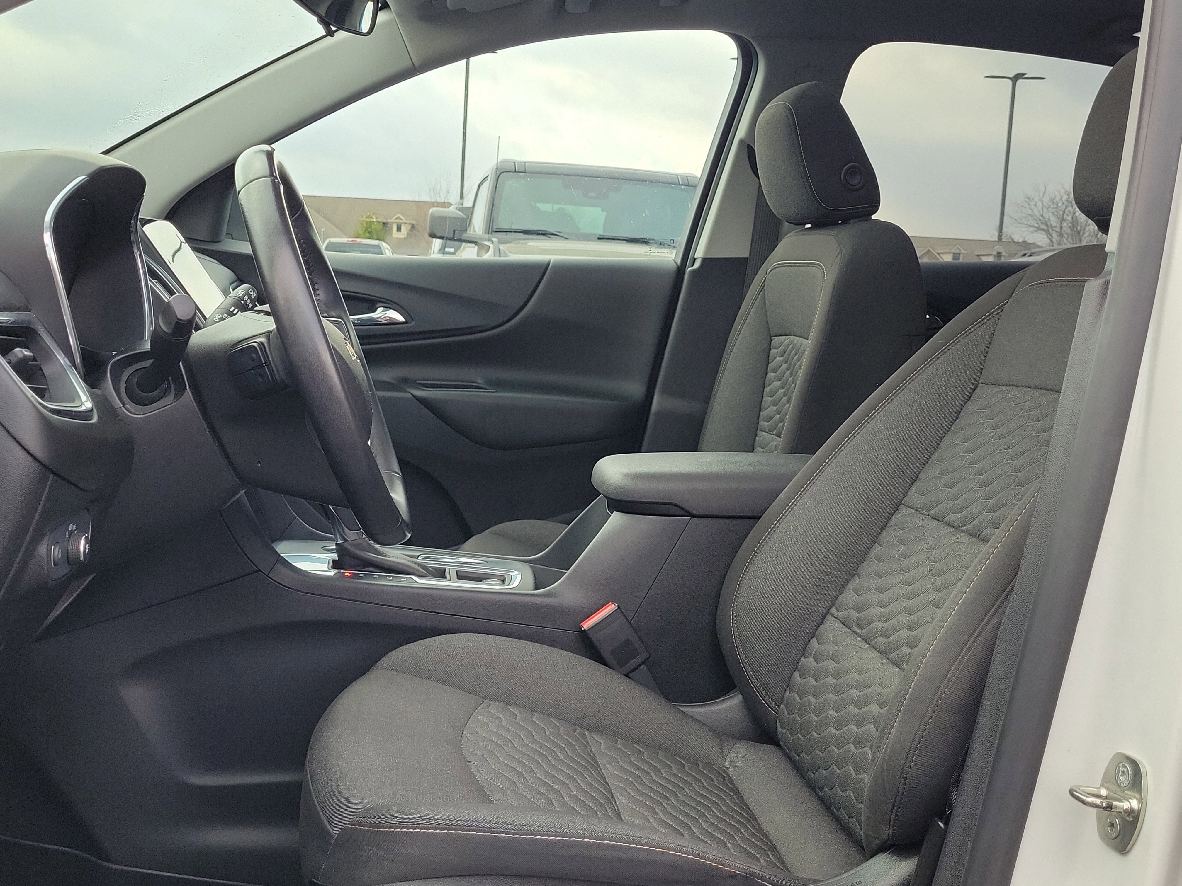 Used 2019 Chevrolet Equinox LT w/ Sun & Navigation Package image 19